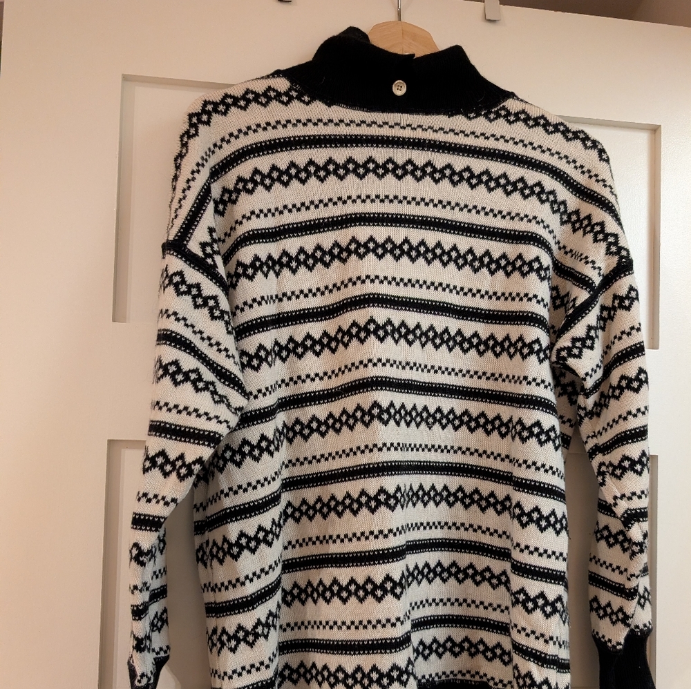 Black and White Patterned Sweater Vintage
